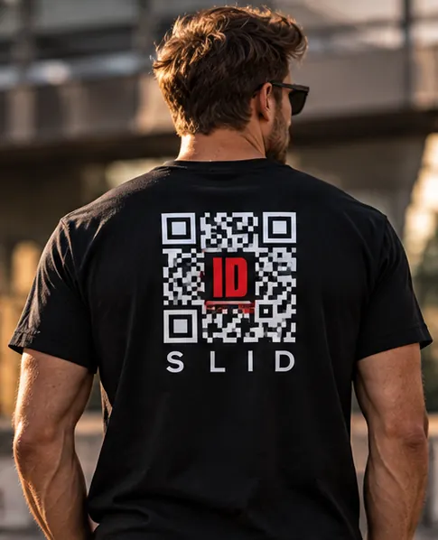 T-shirt ou roupa com o QR da marca ID Slid com etiqueta NFC — 2/9